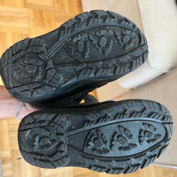 Snow boots for toddlers THE NORTH FACE Alpenglow II size US 8
Black Zinc Grey - Picture 2 of 6